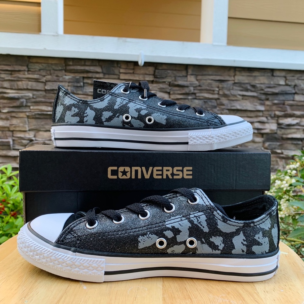 Converse sneaker unisex style